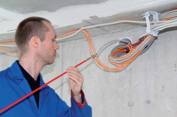 Монтаж кабеля за подвесным потолком