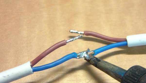 Пайка соединительного кабеля