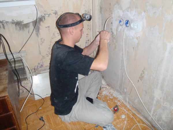 Замена электропроводки в квартире