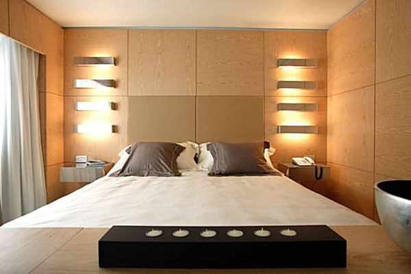 Для освещения спальной комнаты подойдут светодиоды с теплыми оттенками