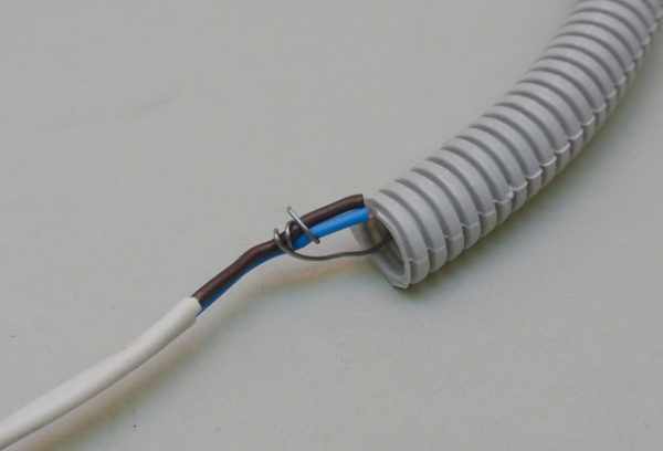 Протяжка кабеля через рукав