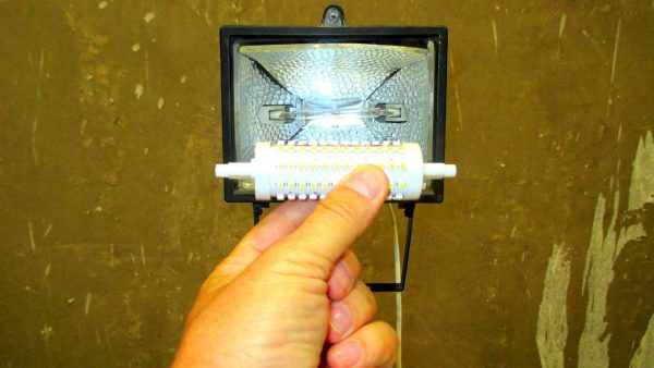 Самодельная светодиодная лампа для галогенного прожектора