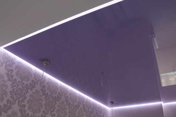 Подсветка потолка LED-лентой